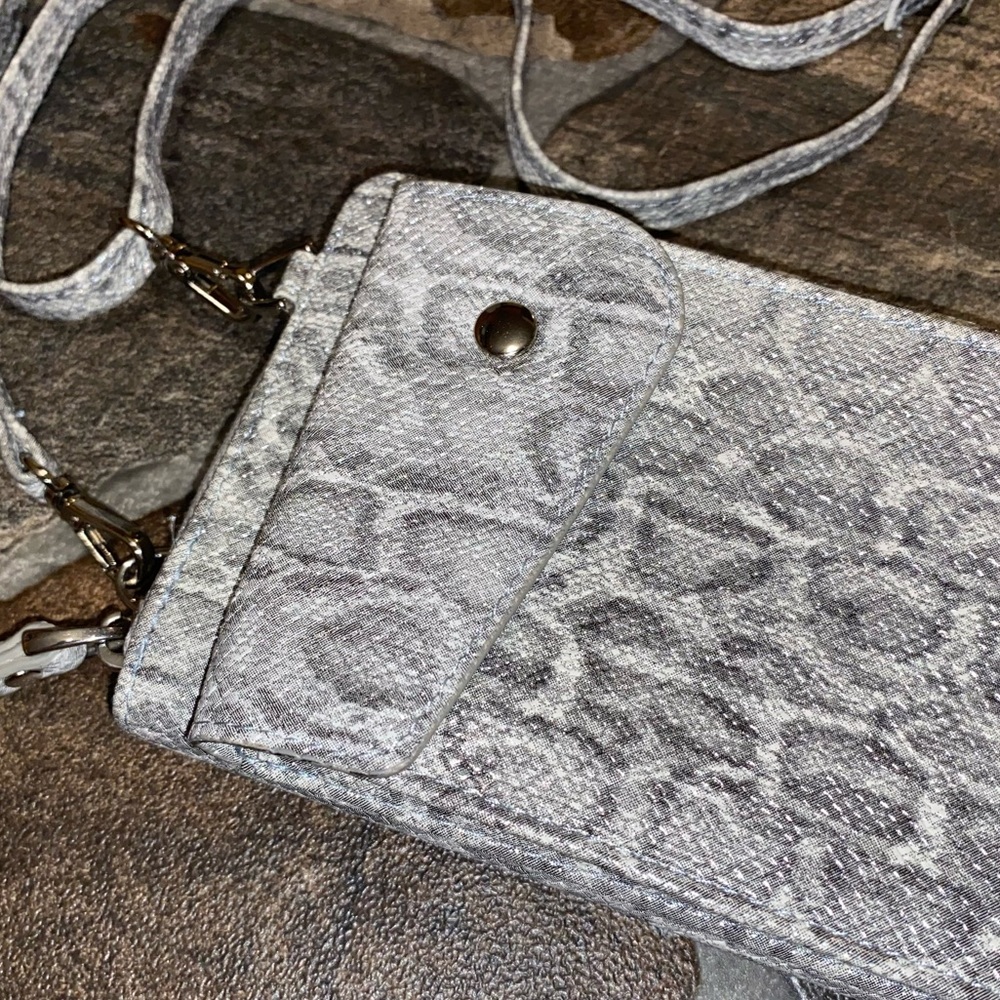 NEW Crossbody Bag - Picture 2 of 9